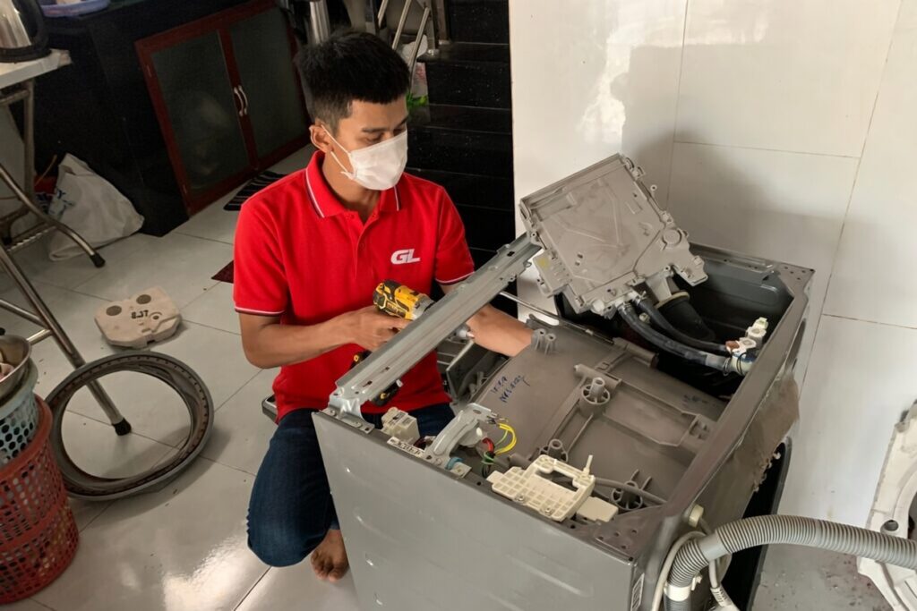 Sửa máy giặt cửa ngang tại nhà khách